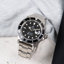 Rolex Oyster Perpetual Submariner 16610 Black Dial 1993